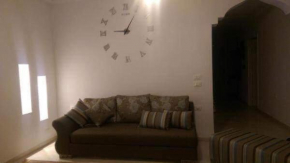 Appartement haut standing spacieux 5 min par voiture a la plage, Hammamet